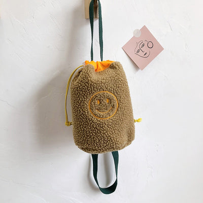 Bolsa Saco com Alça Crossbody Smile Pelucia